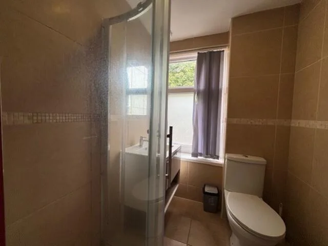 6 bedroom house for rent