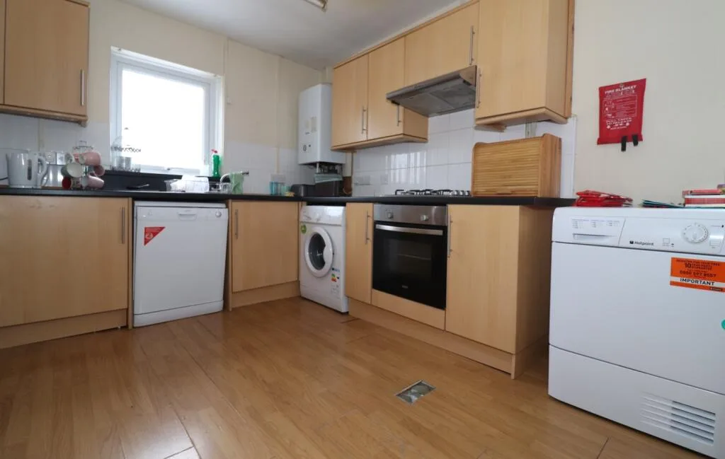 3 bedroom flat for rent