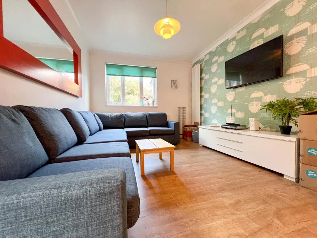 6 bedroom terraced house for rent