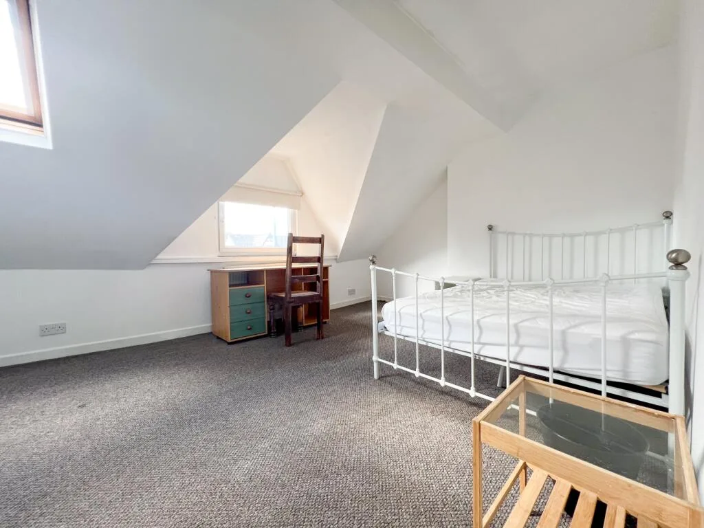 6 bedroom terraced house for rent