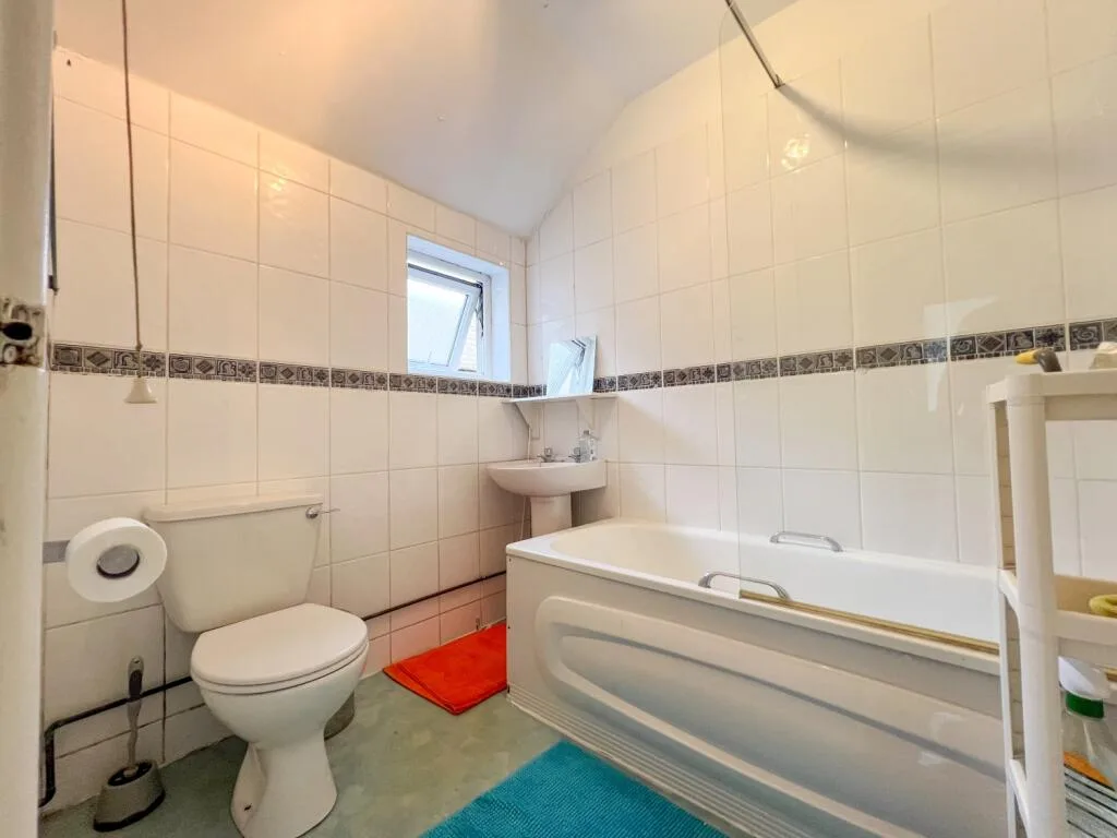 6 bedroom terraced house for rent