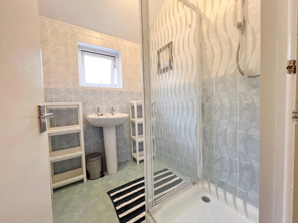 6 bedroom terraced house for rent