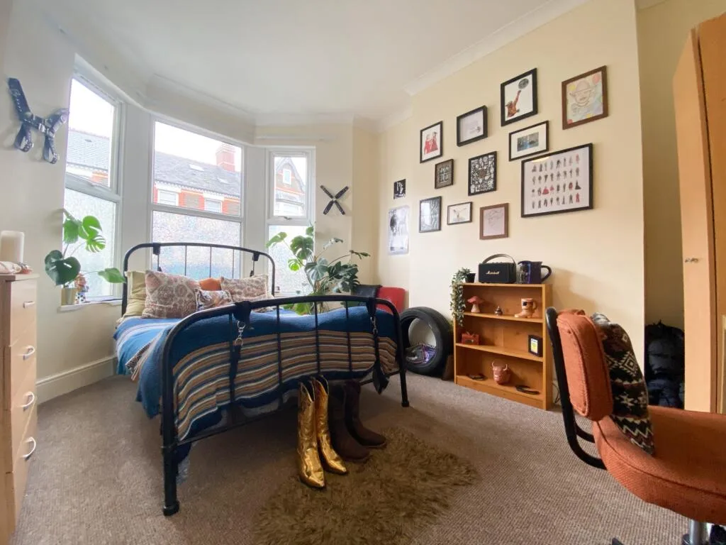 5 bedroom terraced house for rent