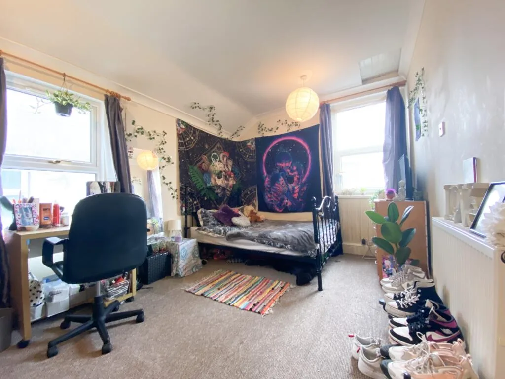 5 bedroom terraced house for rent