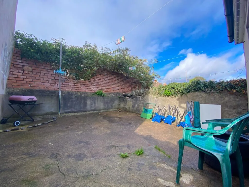 5 bedroom terraced house for rent