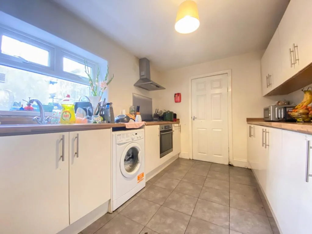 5 bedroom terraced house for rent