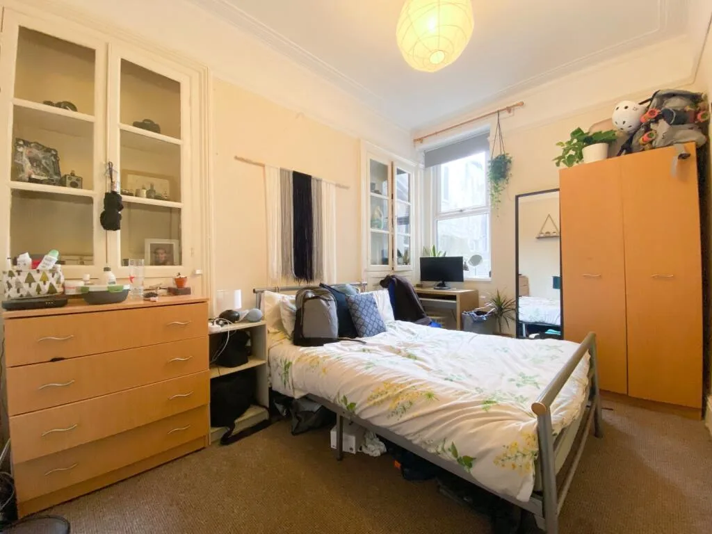 5 bedroom terraced house for rent