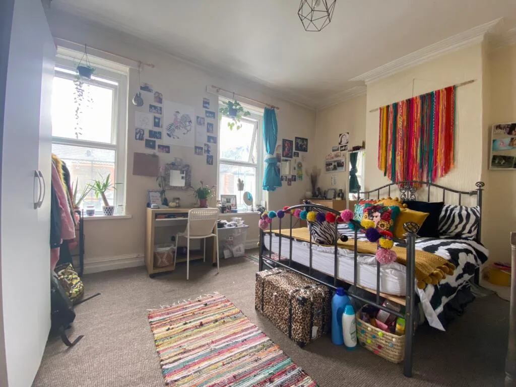 5 bedroom terraced house for rent