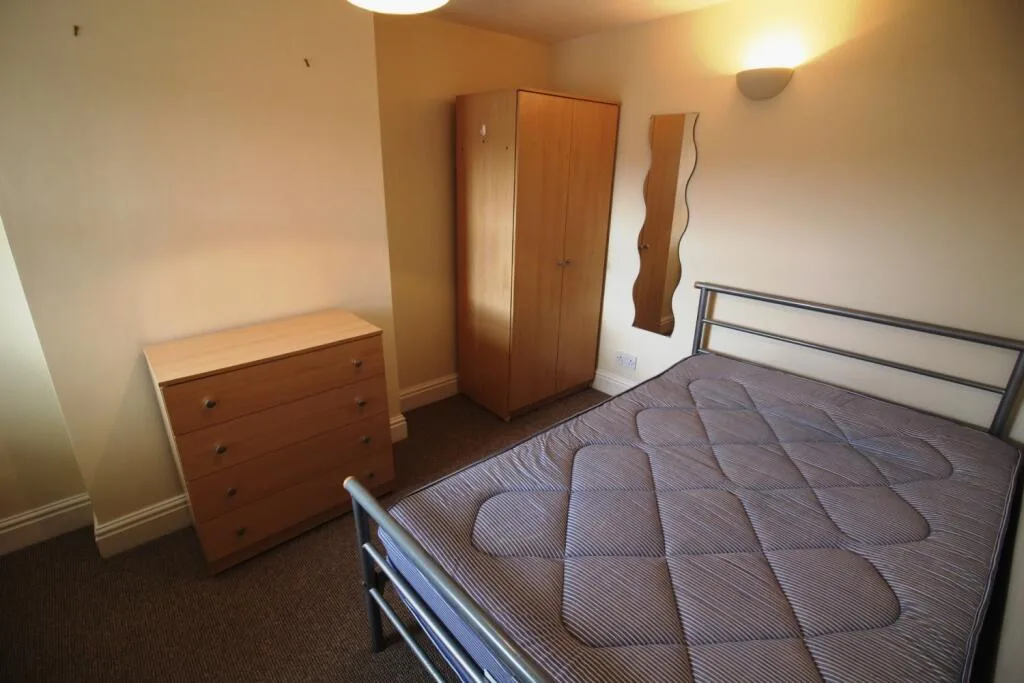 6 bedroom house for rent