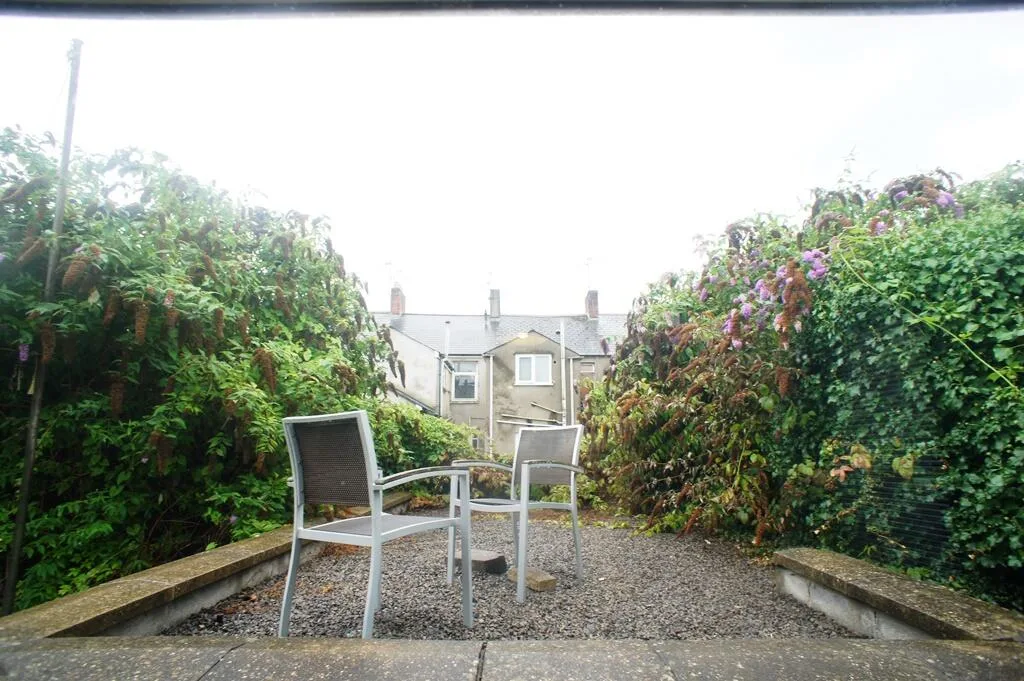 6 bedroom house for rent