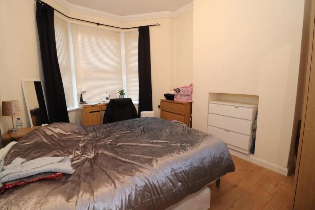 5 bedroom terraced house for rent