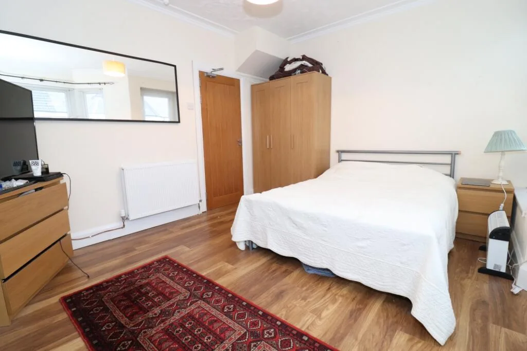 5 bedroom terraced house for rent