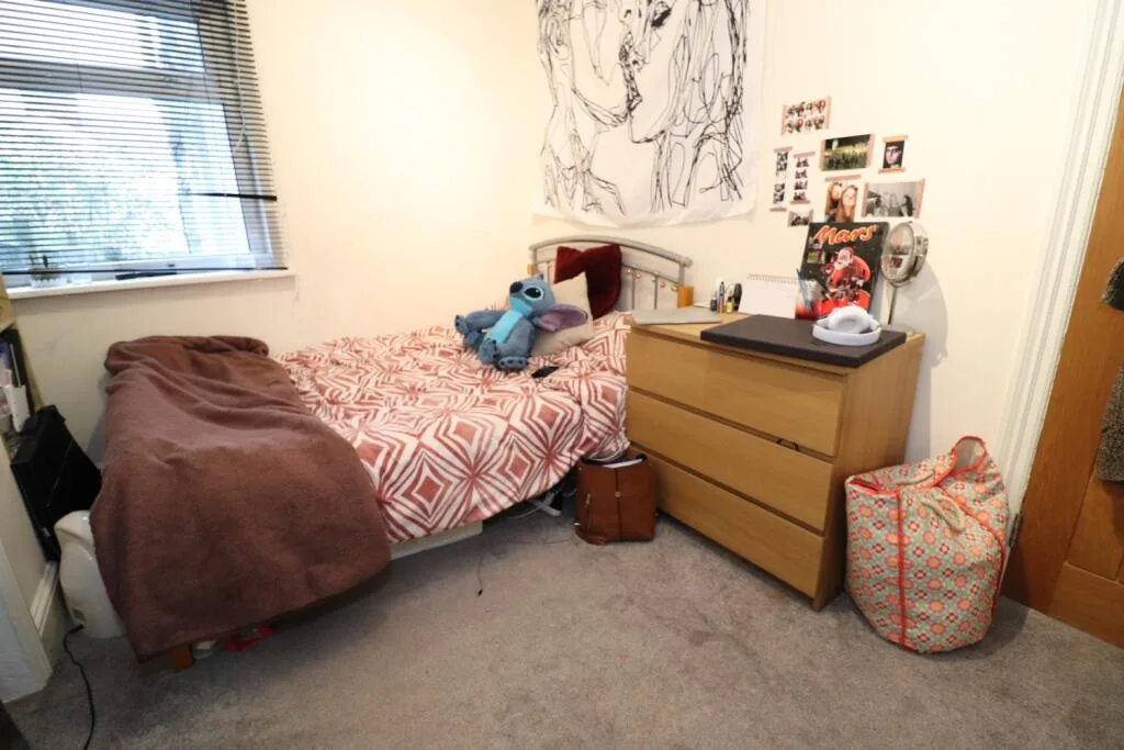 5 bedroom terraced house for rent