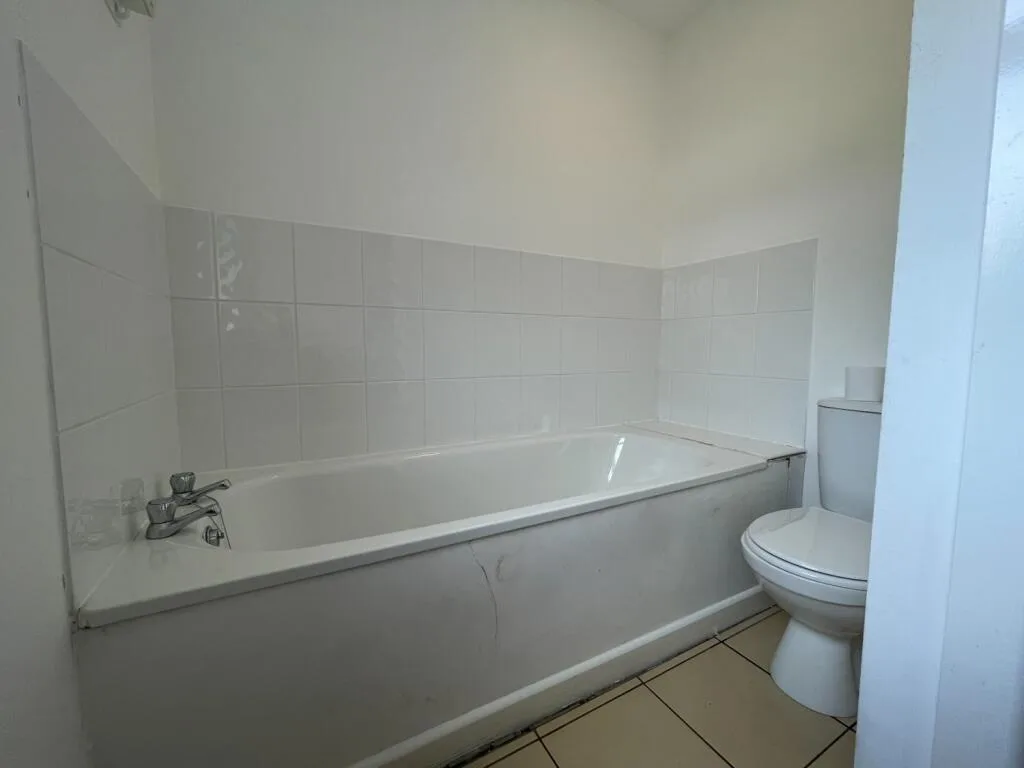 6 bedroom terraced house for rent