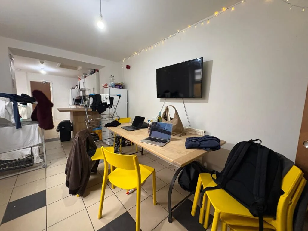 6 bedroom terraced house for rent