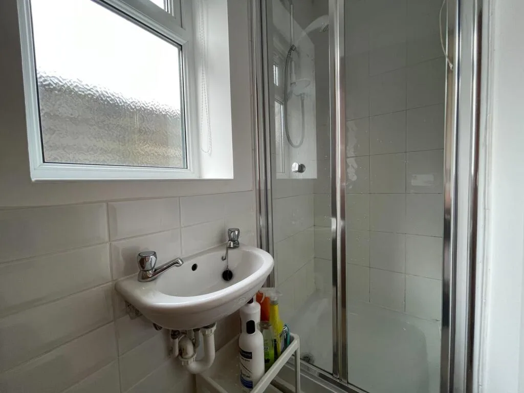 6 bedroom terraced house for rent