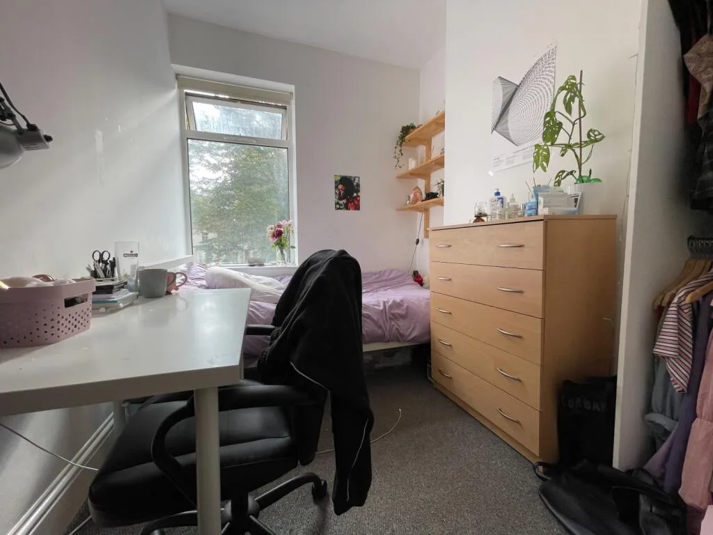 6 bedroom terraced house for rent