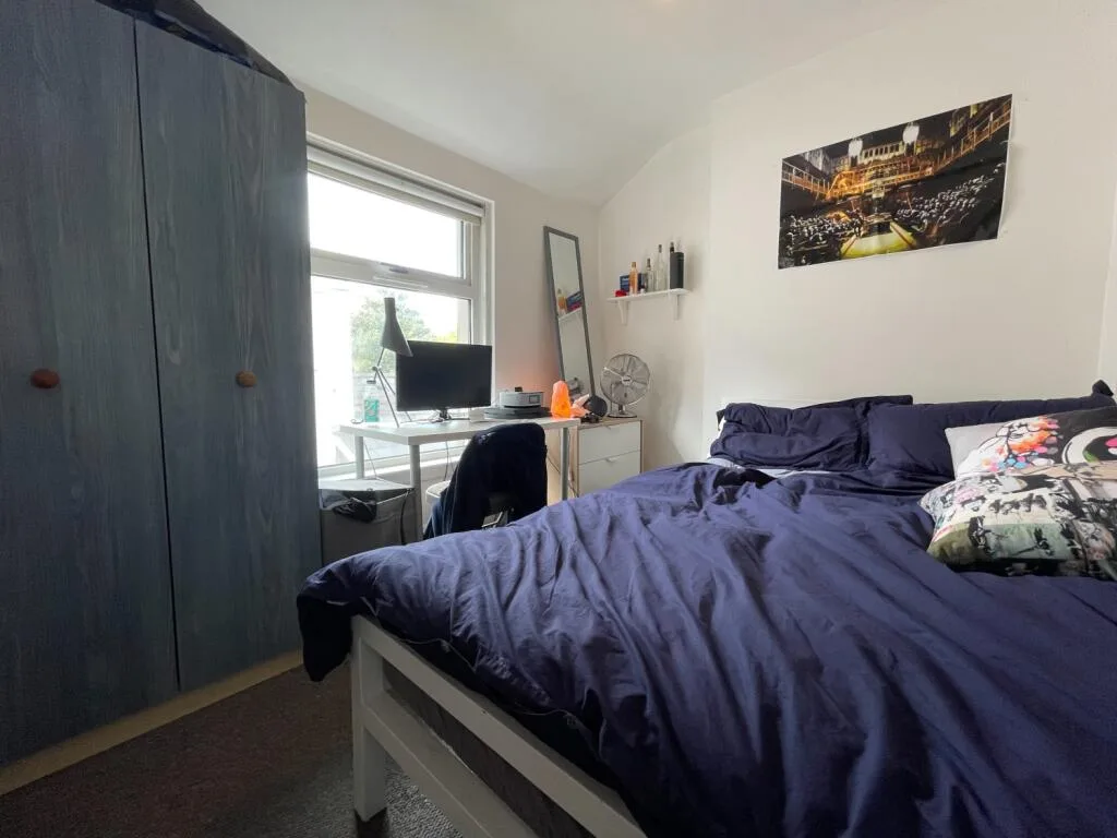 6 bedroom terraced house for rent