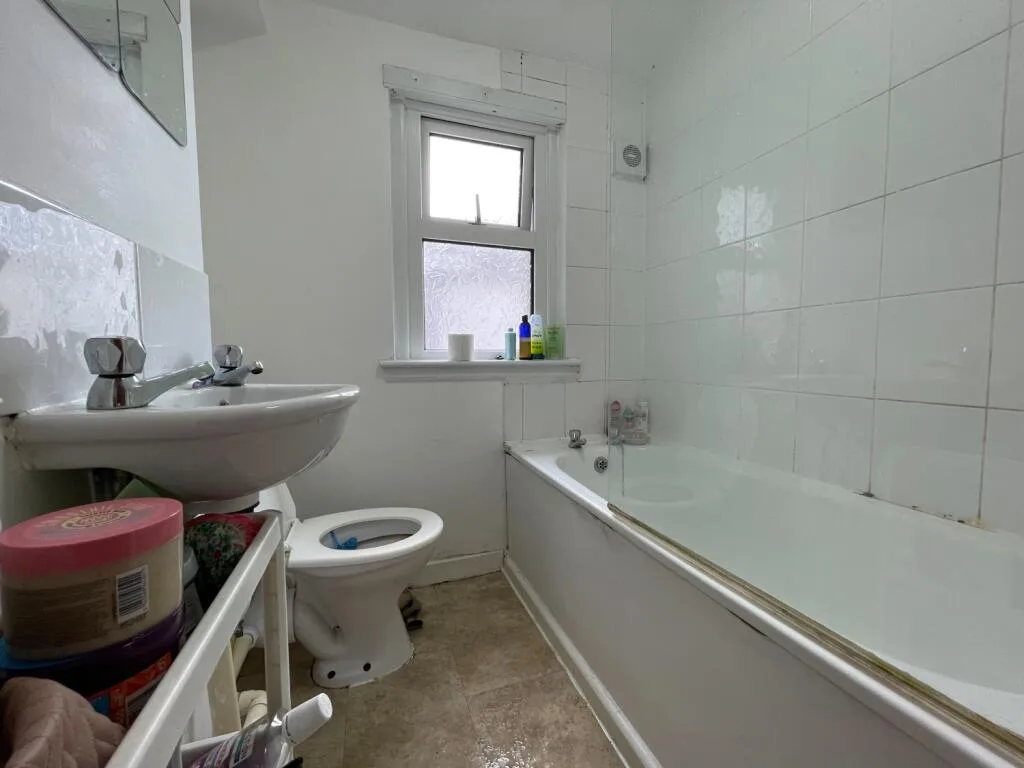 6 bedroom terraced house for rent