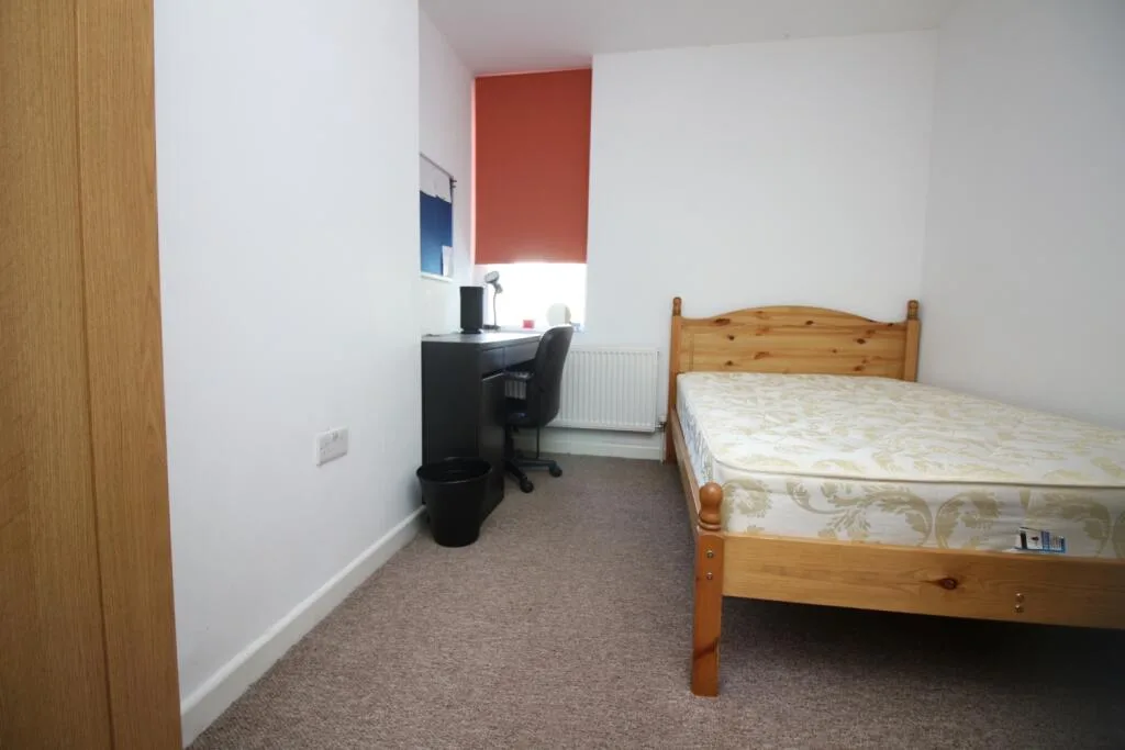 6 bedroom terraced house for rent