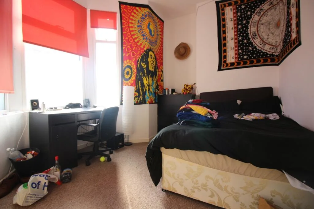 6 bedroom terraced house for rent