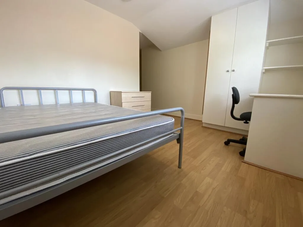 9 bedroom house for rent