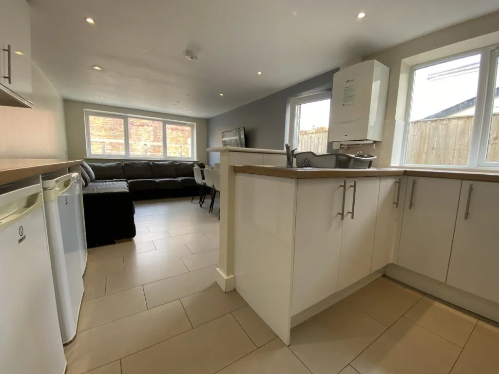 9 bedroom house for rent