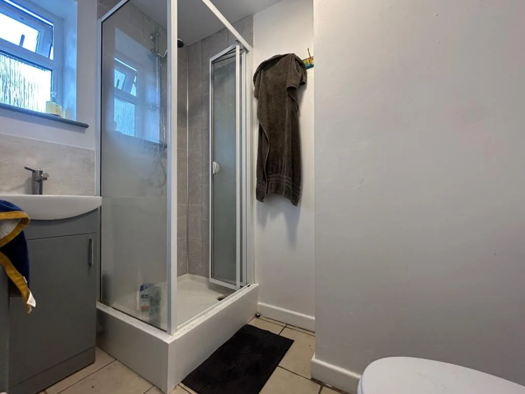 6 bedroom terraced house for rent