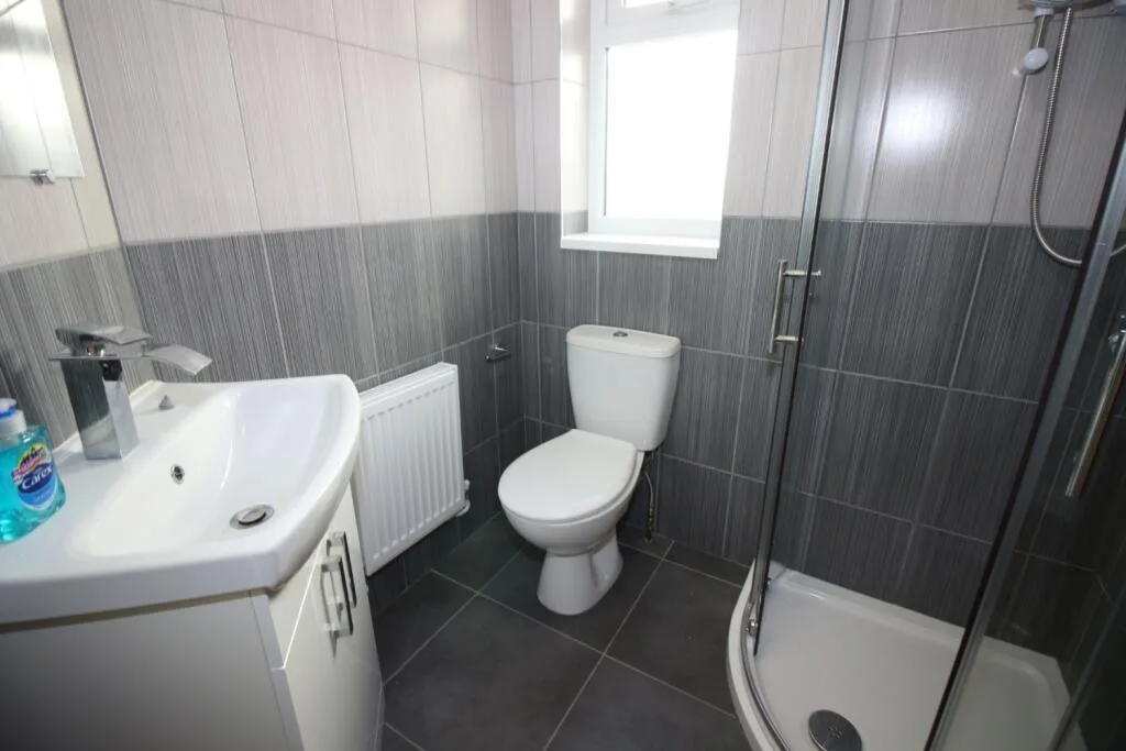 6 bedroom terraced house for rent