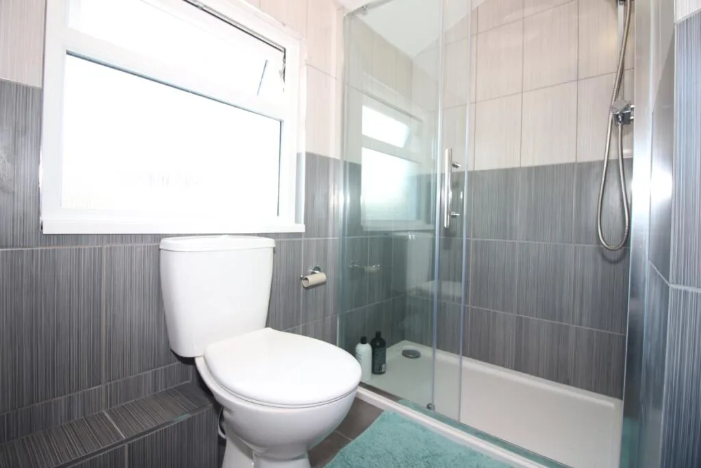 6 bedroom terraced house for rent