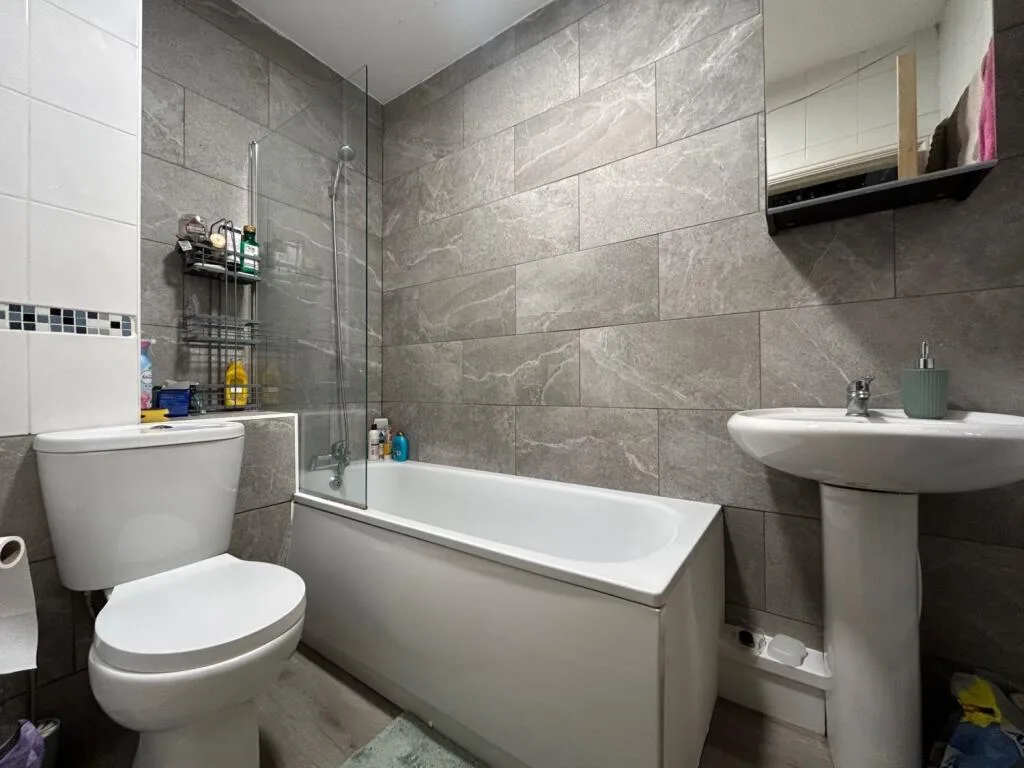 9 bedroom terraced house for rent