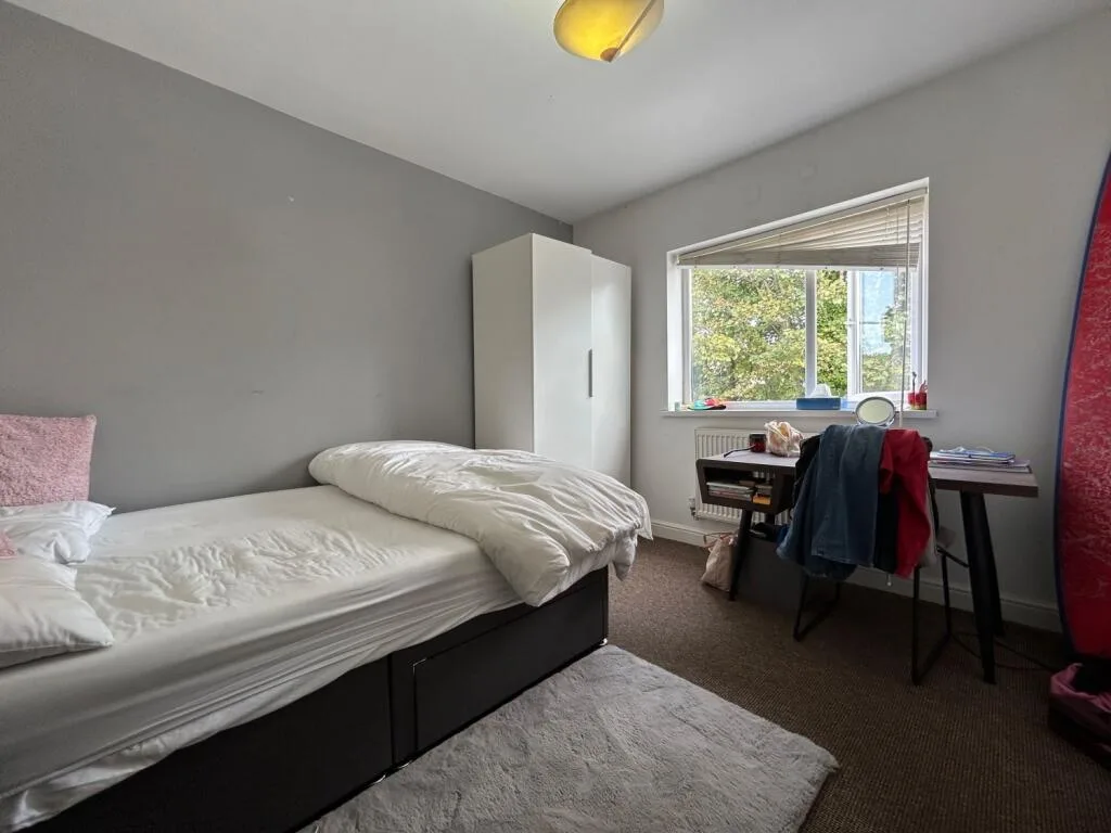 9 bedroom terraced house for rent