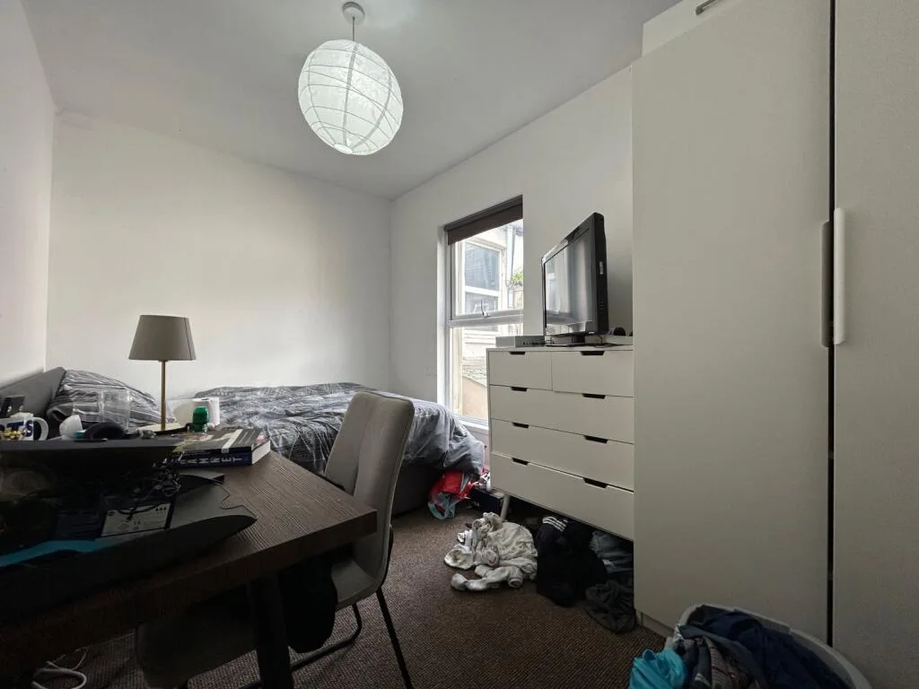 9 bedroom terraced house for rent