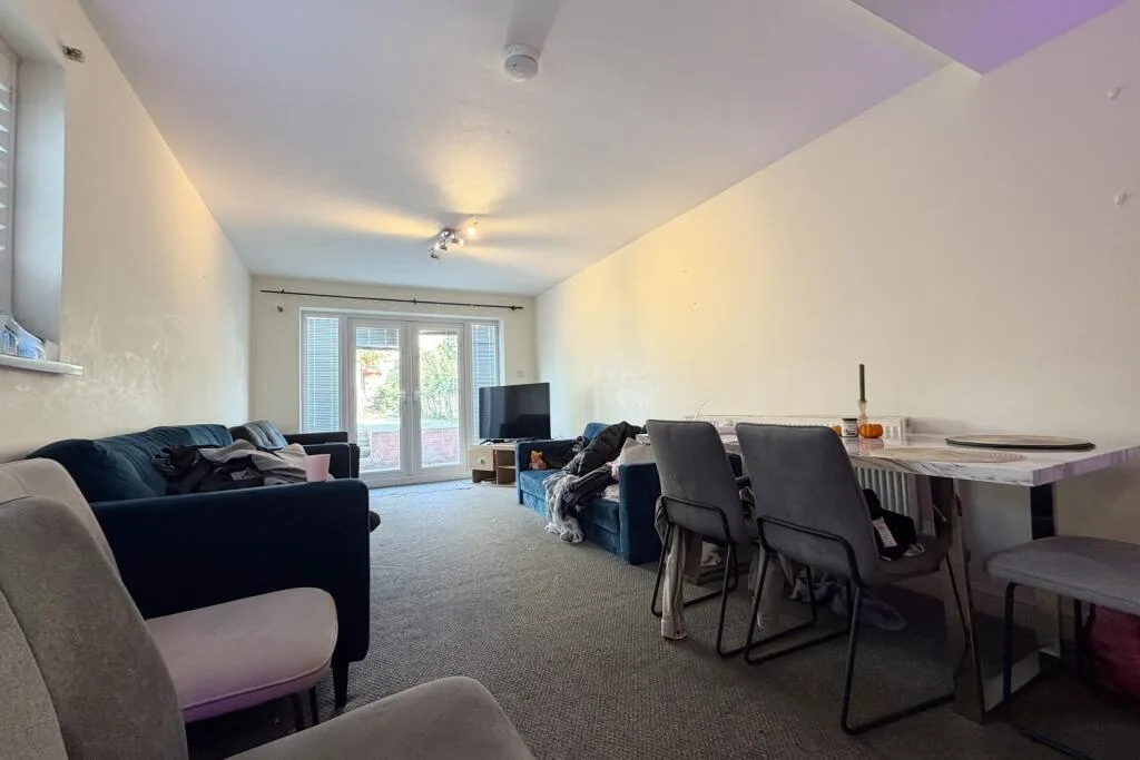 9 bedroom terraced house for rent
