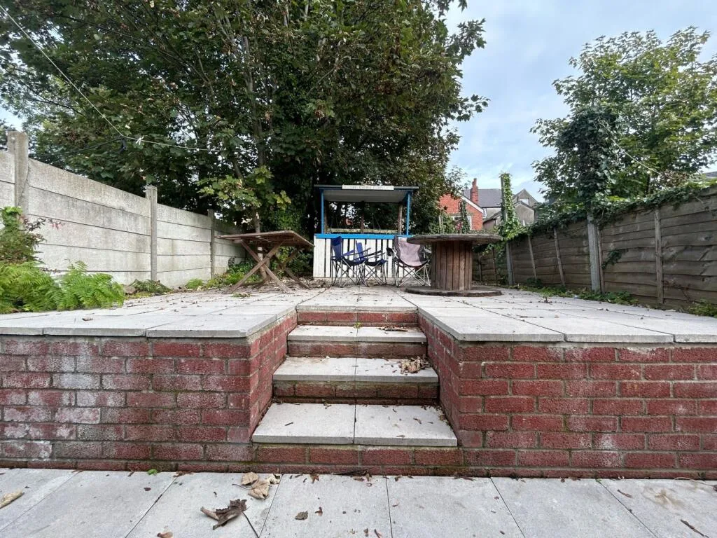 9 bedroom terraced house for rent