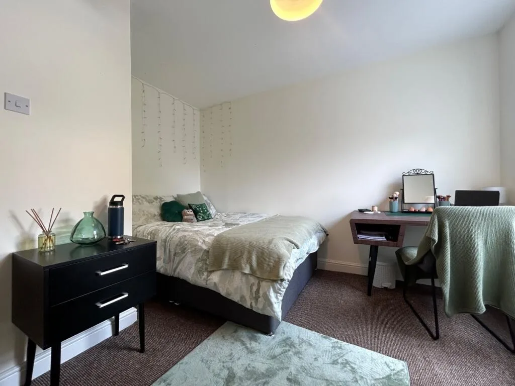 9 bedroom terraced house for rent