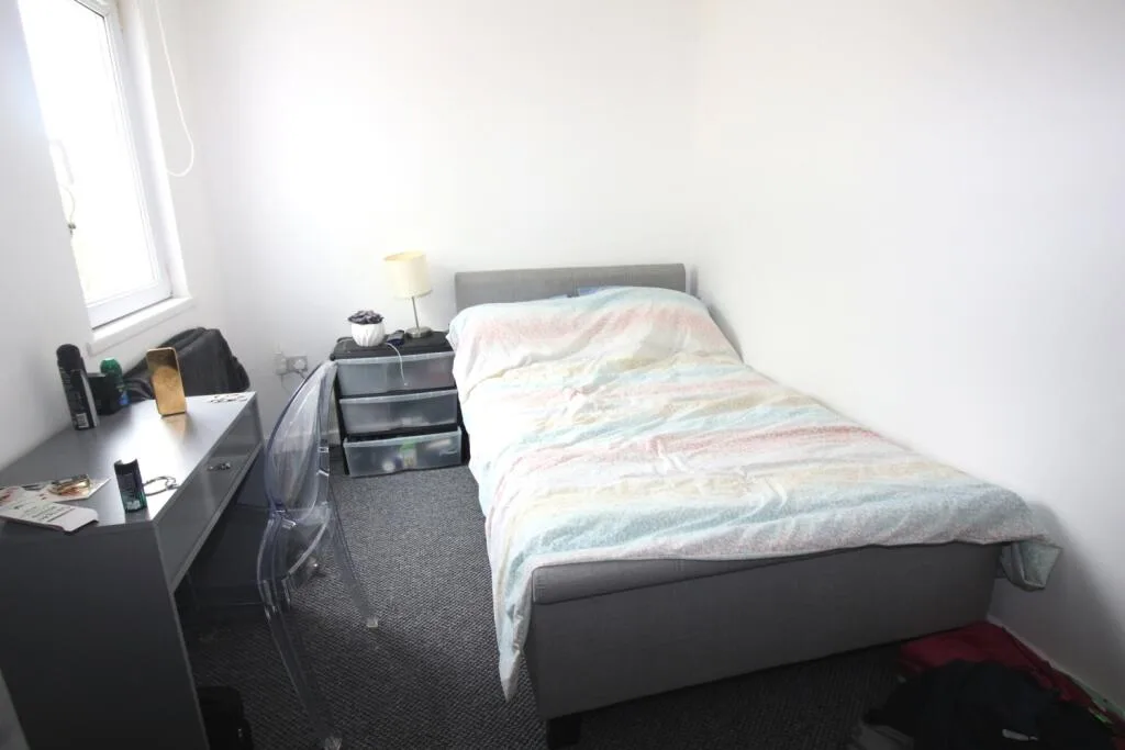 6 bedroom terraced house for rent