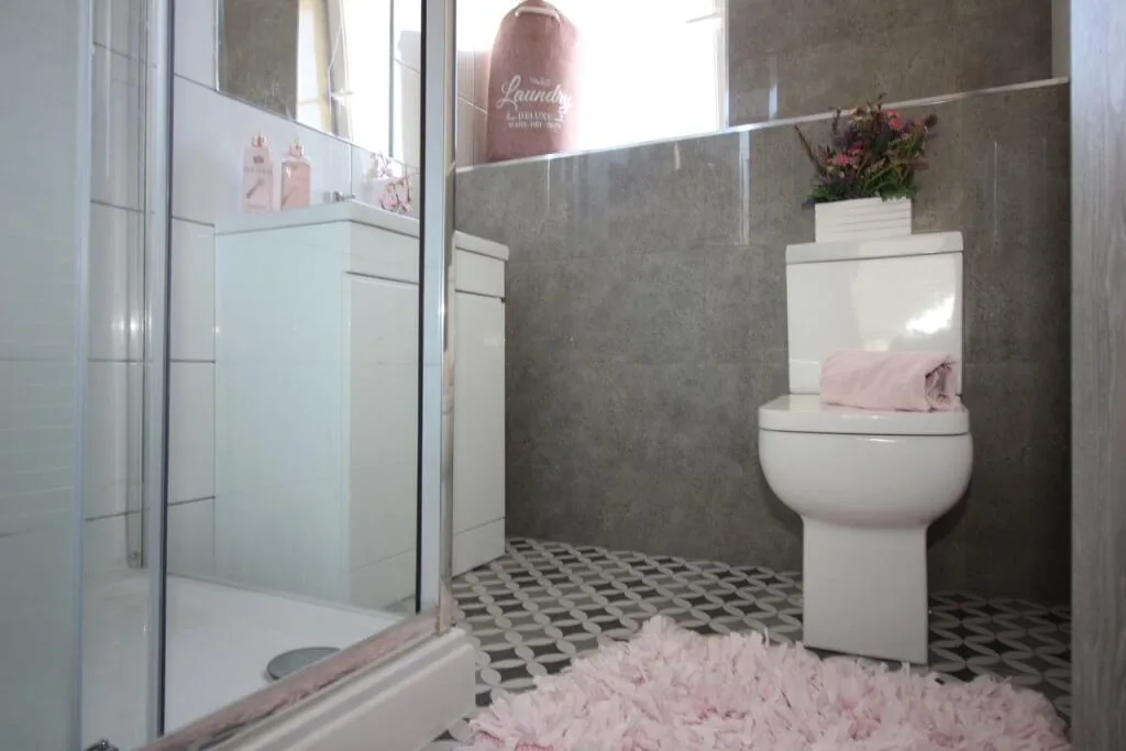 6 bedroom terraced house for rent