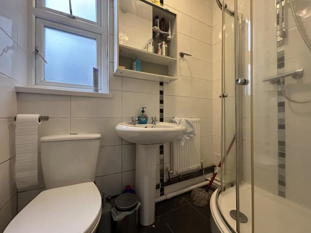 5 bedroom terraced house for rent