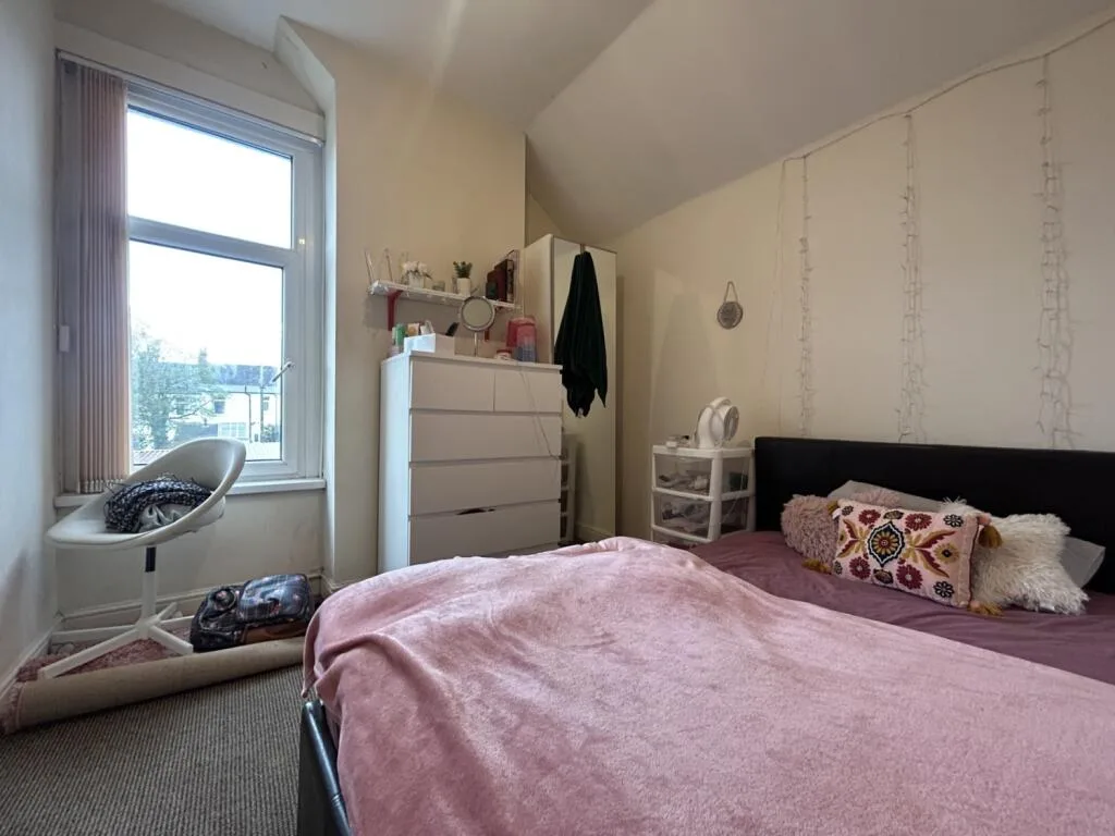 5 bedroom terraced house for rent