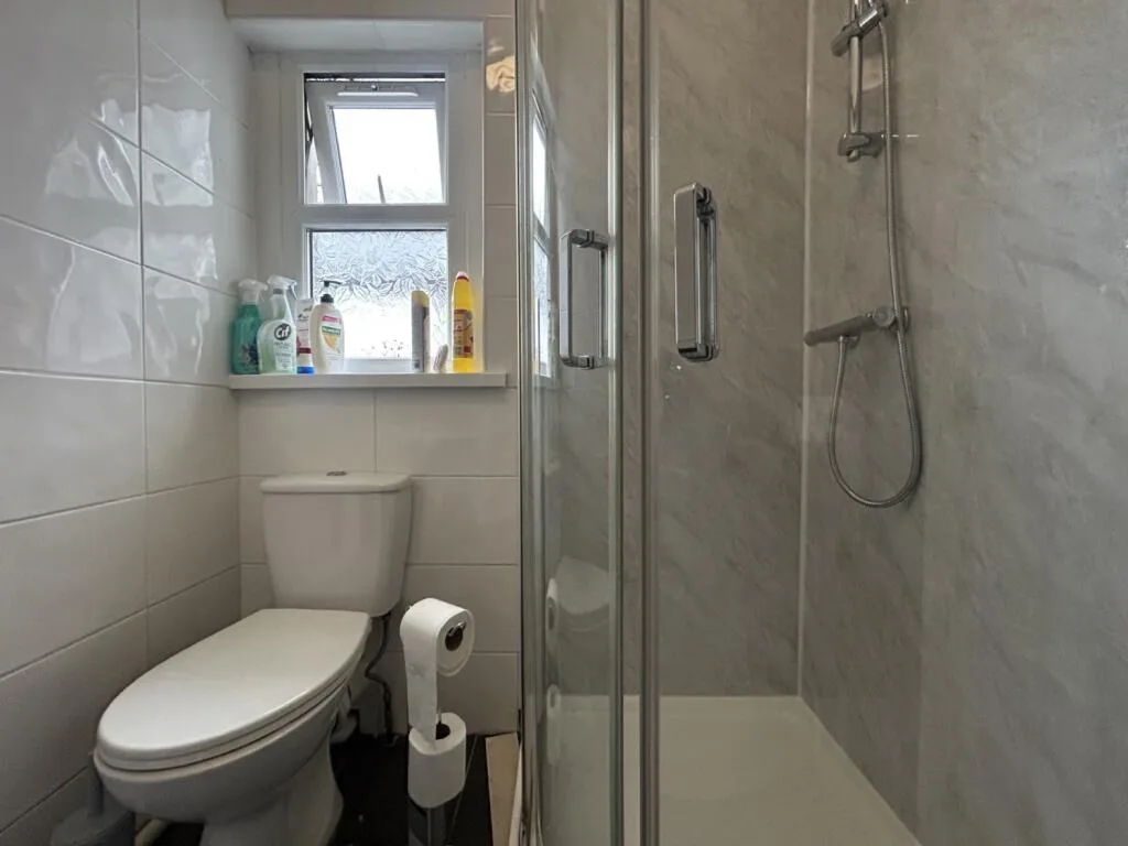 5 bedroom terraced house for rent