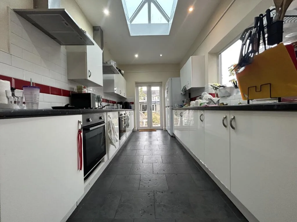 5 bedroom terraced house for rent