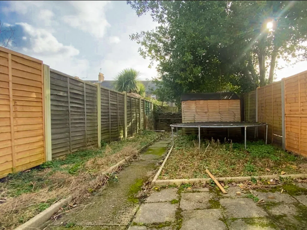 5 bedroom terraced house for rent