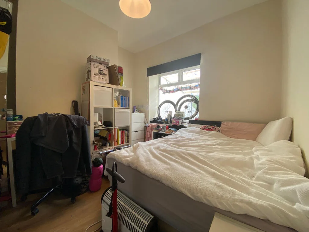 5 bedroom terraced house for rent
