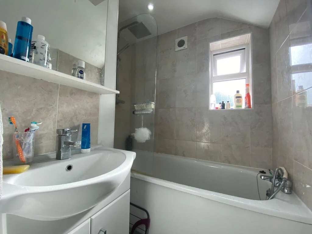 5 bedroom terraced house for rent