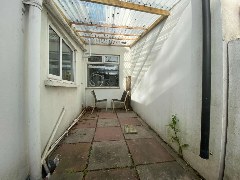 5 bedroom terraced house for rent