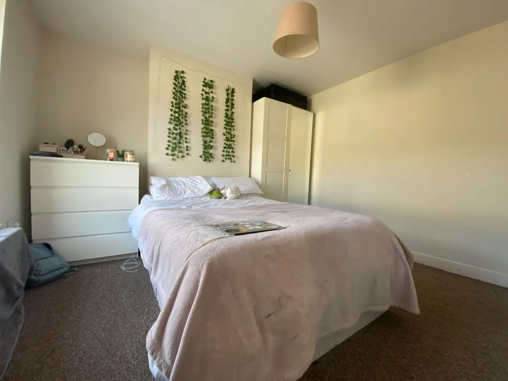 5 bedroom terraced house for rent