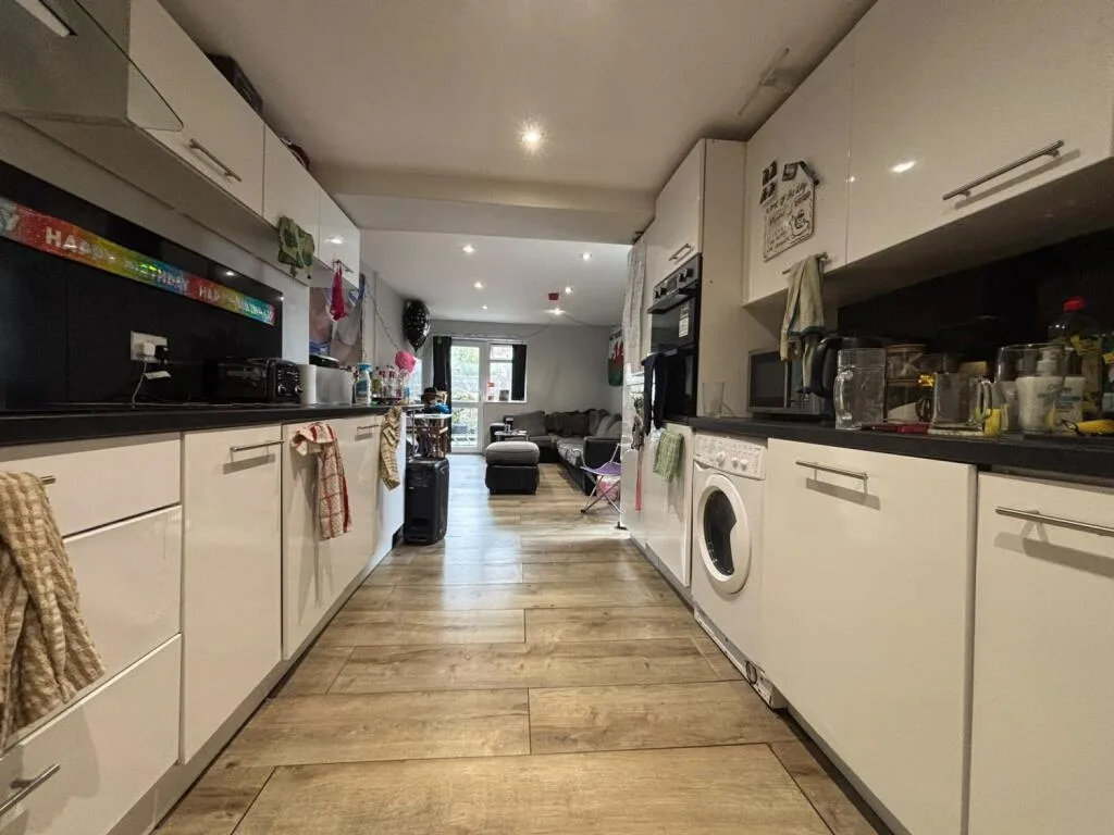 7 bedroom terraced house for rent