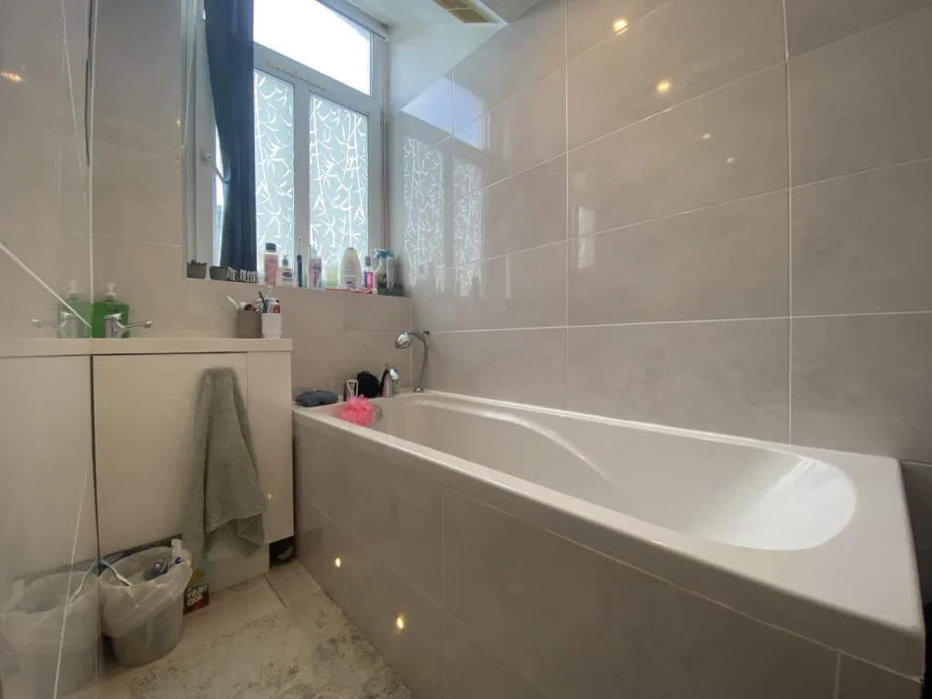 7 bedroom terraced house for rent