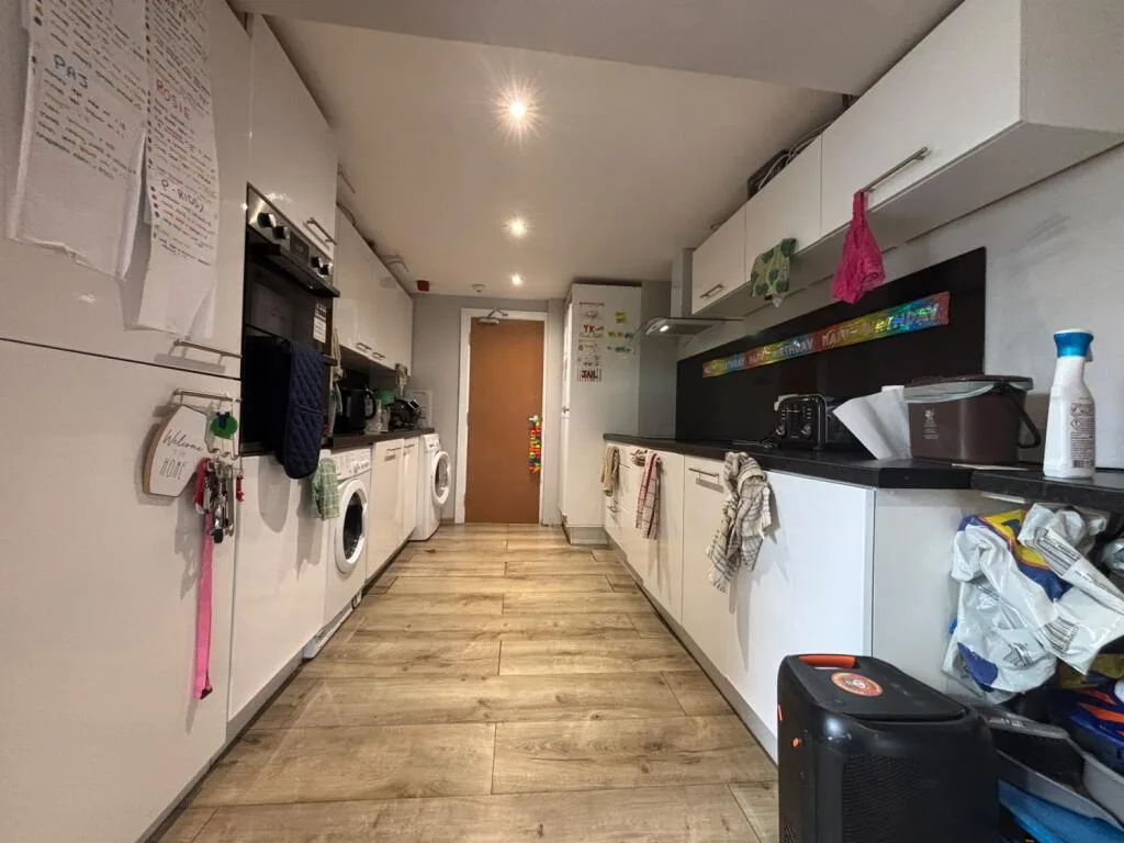 7 bedroom terraced house for rent